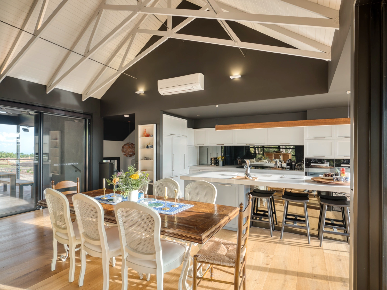 Home Interior and Exterior Painting by MPE Painting (23)